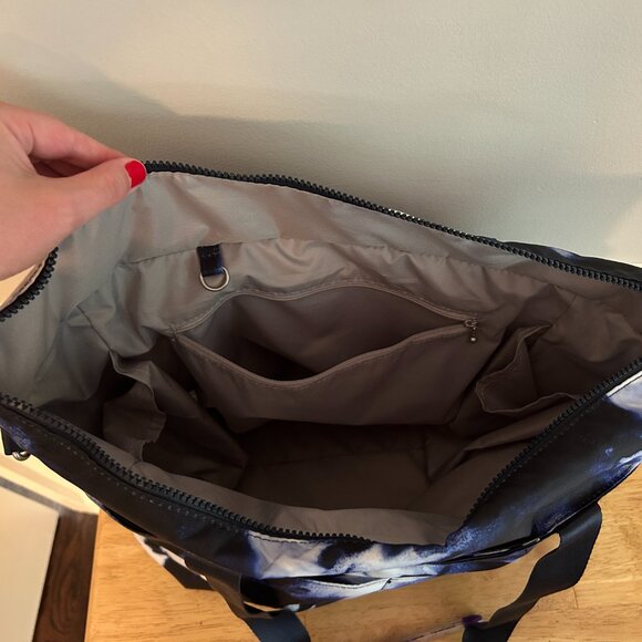 Baggalini Tote Bag with Luggage Sleeve - Blue Tie Dye - Unique Colorway Pattern! - Picture 4 of 4